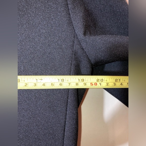 Larry Levine Black Classic Skirt Suit Sz 12 - Picture 4 of 8